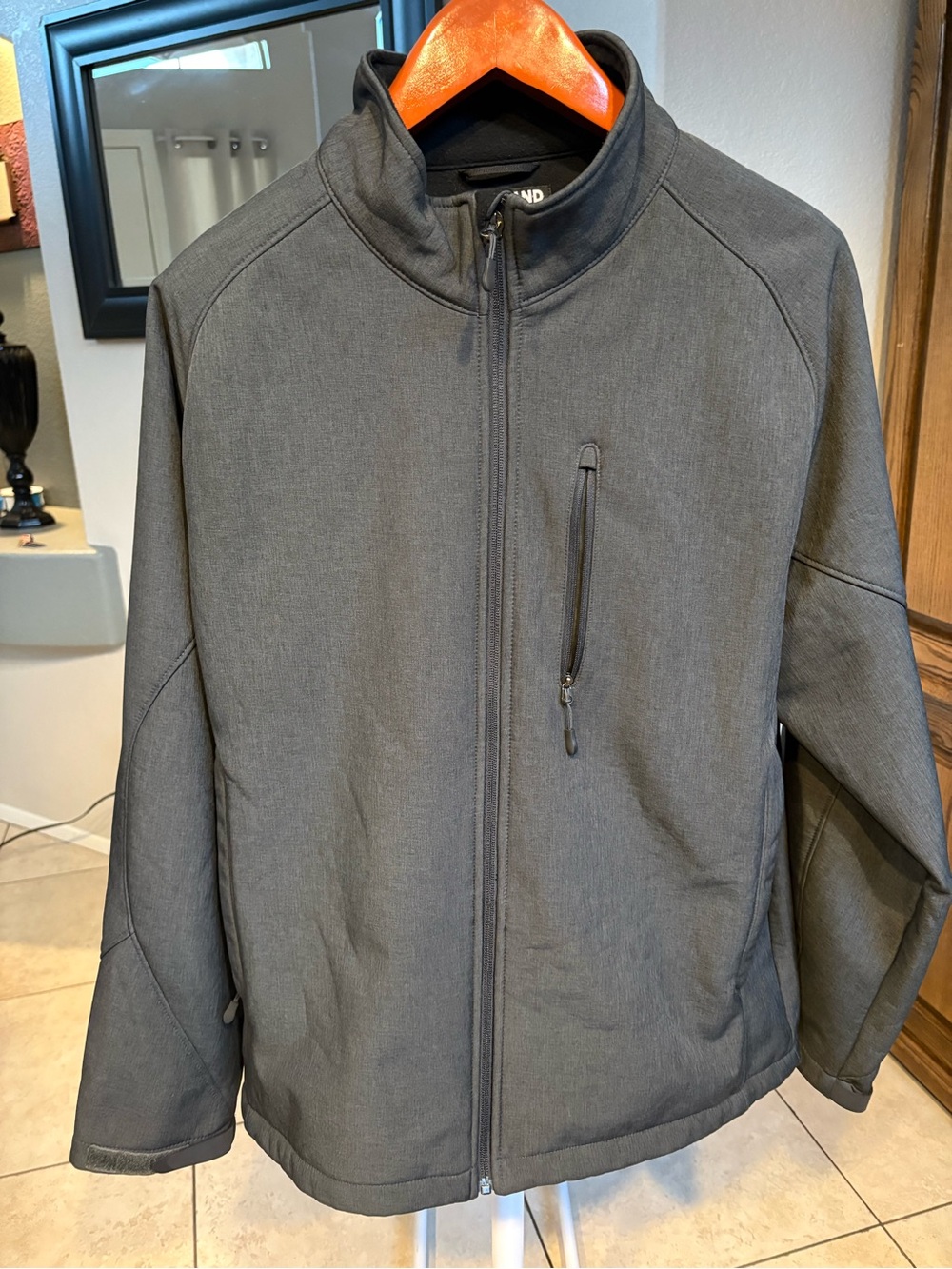 Kirkland Signature Men's Gray Full Zip Softshell Jacket Waterproof Weatherproof